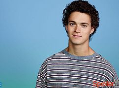 Zdjęcia promocyjne obsady 1 sezonu serialu Surviving Jack