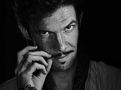 Zdjęcia promocyjne obsady 1 sezonu serialu Black Sails