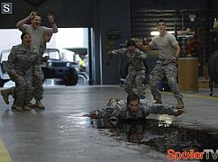 Enlisted: 1x07 Parade Duty - zdjęcia promocyjne