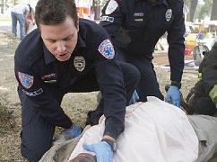 Sirens: 1x01 A Bitch Named Karma - zdjęcia promocyjne