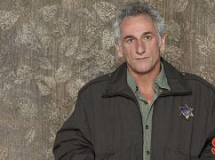 Zdjęcia promocyjne obsady 1 sezonu serialu Resurrection