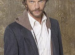 Zdjęcia promocyjne obsady 1 sezonu serialu Resurrection