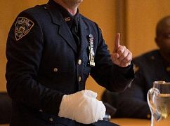 Brooklyn Nine-Nine: 1x22 Charges and Specs - zdjęcia promocyjne