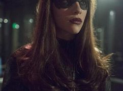 Arrow: 2x17 Birds of Prey - zdjęcia promocyjne