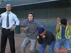 Surviving Jack: 1x02 Gonna Make You Sweat - zdjęcia promocyjne