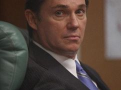 Zawód: Amerykanin: 2x05 The Deal - zdjęcia promocyjne