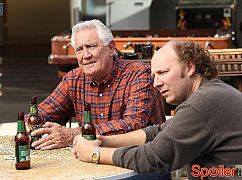 Legit: 2x06 Rub & Slide - zdjęcia promocyjne