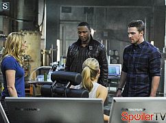 Arrow: 2x19 The Man Under the Hood - zdjęcia promocyjne