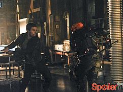 Arrow: 2x19 The Man Under the Hood - zdjęcia promocyjne