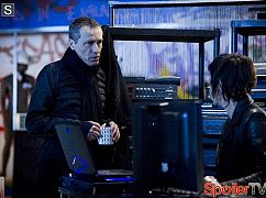 24: Live Another Day: 1x01 Day 9: 12:00P.M.-1:00P.M. - zdjęcia promocyjne