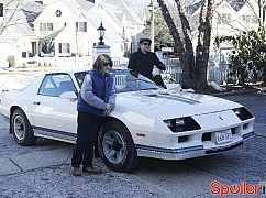 Zawód: Amerykanin: 2x08 New Car - zdjęcia promocyjne