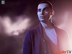 Zdjęcia promocyjne obsady 2 sezonu serialu Graceland