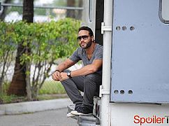 Graceland: 2x05 H-a-Double-P-Y - zdjęcia promocyjne