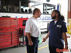 Graceland: 2x05 H-a-Double-P-Y - zdjęcia promocyjne