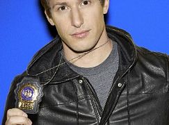 Zdjęcia promocyjne obsady 2 sezonu serialu Brooklyn Nine-Nine