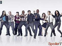 Zdjęcia promocyjne obsady 2 sezonu serialu Brooklyn Nine-Nine