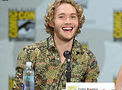 Ekipa Reign na Comic-Conie 2014