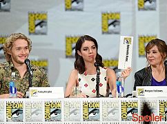 Ekipa Reign na Comic-Conie 2014