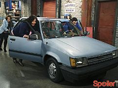 Young and Hungry: 1x08 Young & Car-Less - zdjęcia promocyjne