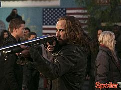 Wrogie niebo: 4x07 Saturday Night Massacre - zdjęcia promocyjne