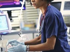 Chirurdzy: 11x01 I Must Have Lost It on the Wind - zdjęcia promocyjne