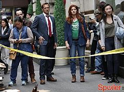 The Mysteries of Laura: 1x07 The Mystery of the Art Race - zdjęcia promocyjne