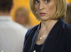 Benched: 1x02 Downsizing - zdjęcia promocyjne