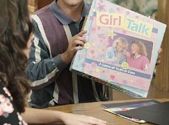 The Goldbergs: 2x06 Big Baby Ball - zdjęcia promocyjne