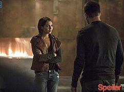 Arrow: 3x05 The Secret Origin of Felicity Smoak - zdjęcia promocyjne