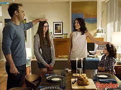 Girlfriends’ Guide to Divorce: 1x02 Rule #174: Don't Trust Anyone Who Charges By The Hour - zdjęcia promocyjne