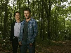 Zdjęcia promocyjne obsady 1 sezonu serialu Secrets & Lies