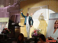 Girlfriends’ Guide to Divorce: 1x04 Rule #426: Fantasyland: A Great Place to Visit - zdjęcia promocyjne