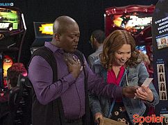 Zdjęcia promocyjne z 1 sezonu serialu Unbreakable Kimmy Schmidt