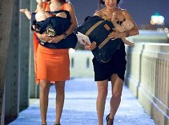 Girlfriends’ Guide to Divorce: 1x08 Rule #17: Ask The Answer Lady - zdjęcia promocyjne