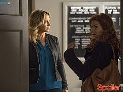 The Mysteries of Laura: 1x12 The Mystery of the Fateful Fire - zdjęcia promocyjne