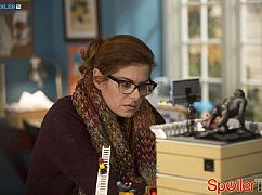 The Mysteries of Laura: 1x12 The Mystery of the Fateful Fire - zdjęcia promocyjne