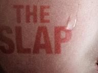 Plakaty promocyjne 1 sezonu serialu The Slap