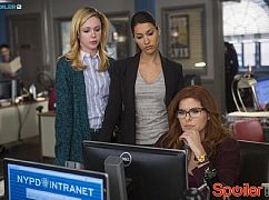 The Mysteries of Laura: 1x18 The Mystery of the Sunken Sailor - zdjęcia promocyjne
