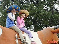 Pępek świata: 6x19 Siblings and Sombreros - zdjęcia promocyjne