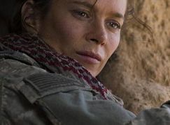 American Odyssey: 1x01 Gone Elvis - zdjęcia promocyjne