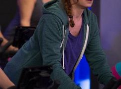 The Mysteries of Laura: 1x17 The Mystery of the Intoxicated Intern - zdjęcia promocyjne