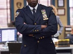 Brooklyn Nine-Nine: 2x23 Johnny and Dora - zdjęcia promocyjne