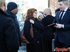 The Mysteries of Laura: 1x21 The Mystery of the Deceased Documentarian - zdjęcia promocyjne