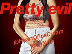Plakaty promocyjne 1 sezonu serialu Scream Queens
