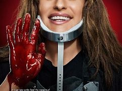Plakaty promocyjne postaci 1 sezonu serialu Scream Queens