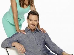 Zdjęcia promocyjne obsady 1 sezonu serialu Truth be Told