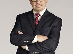 Zdjęcia promocyjne obsady 1 sezonu serialu Dr. Ken