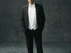 Zdjęcia promocyjne obsady 1 sezonu serialu Blood and Oil