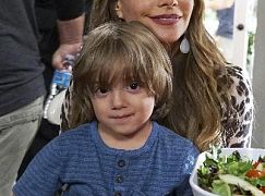 Współczesna rodzina: 7x01 Summer Lovin' - zdjęcia promocyjne