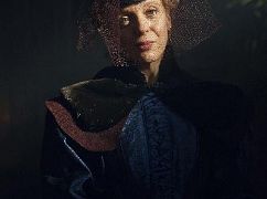 Zdjęcia promocyjne obsady z specjalnego odcinka The Abominable Bride